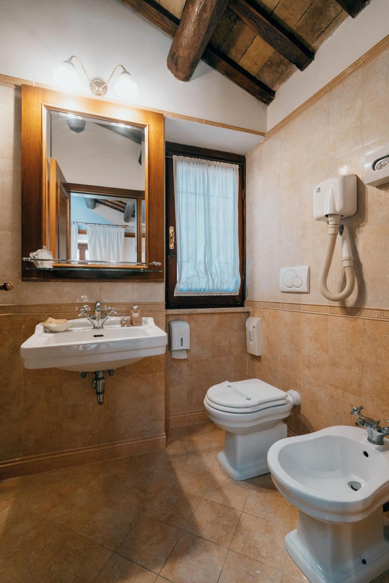 Pantheon Hotel