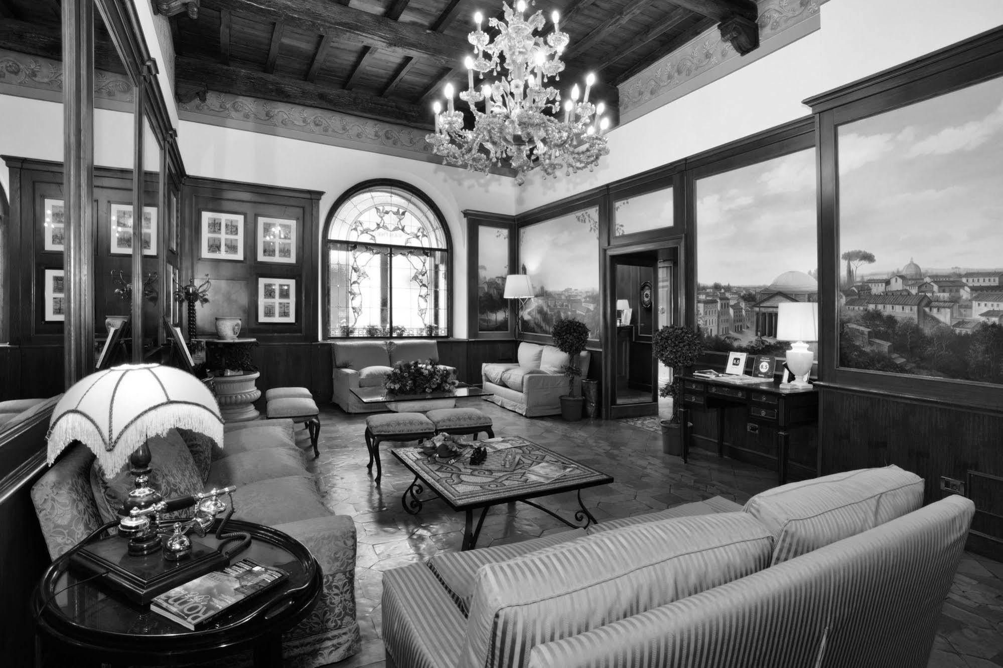 Pantheon Hotel 4*